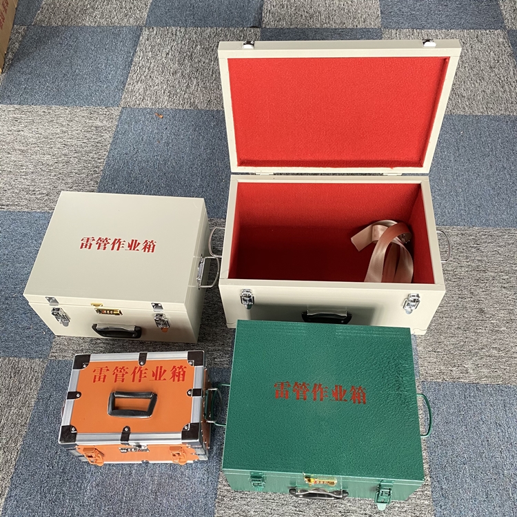 茄子河爆破工程作业箱如何选择？玻璃钢与传统材质的全面对比